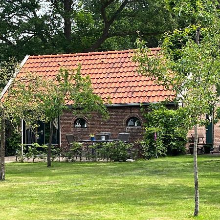 Landelijk Gelegen Huisje Op Erf Veeningen エクステリア 写真