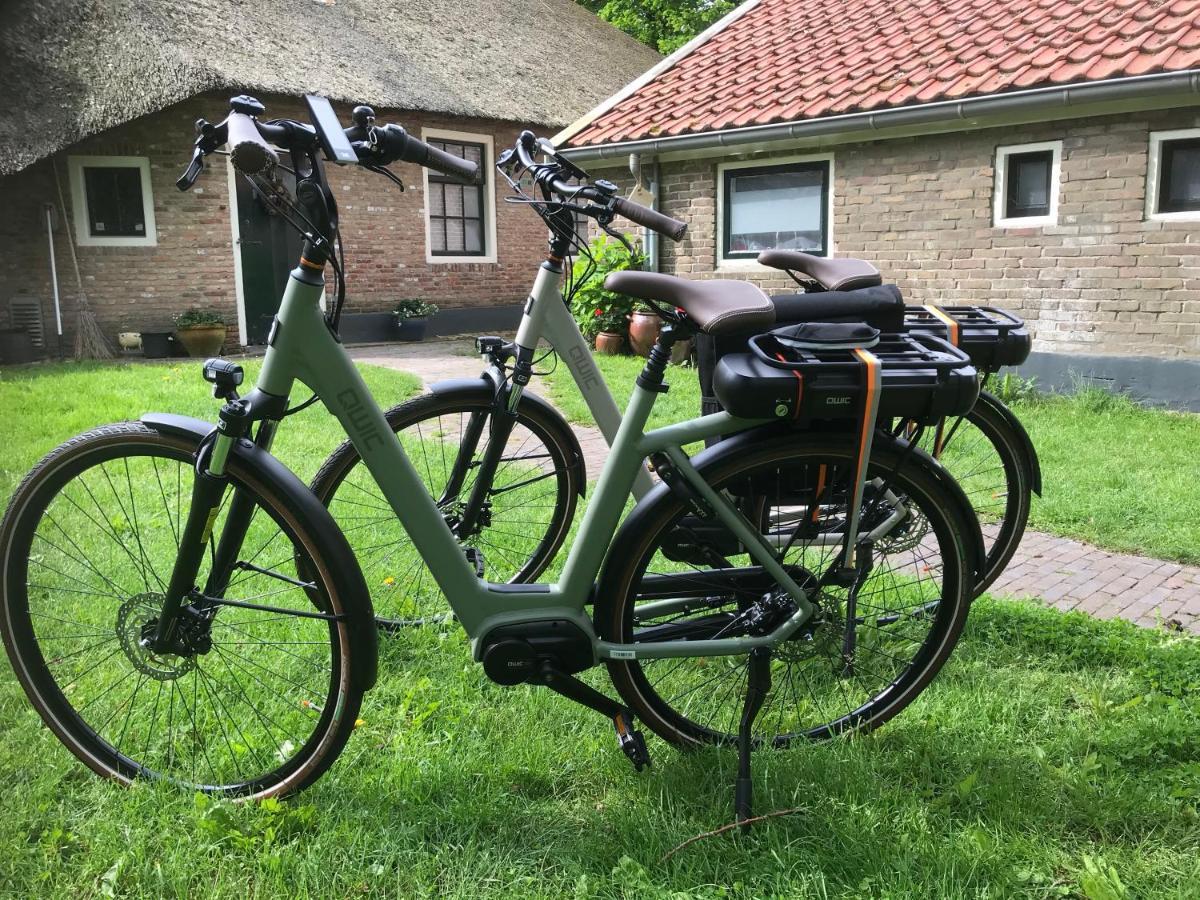Landelijk Gelegen Huisje Op Erf Veeningen エクステリア 写真